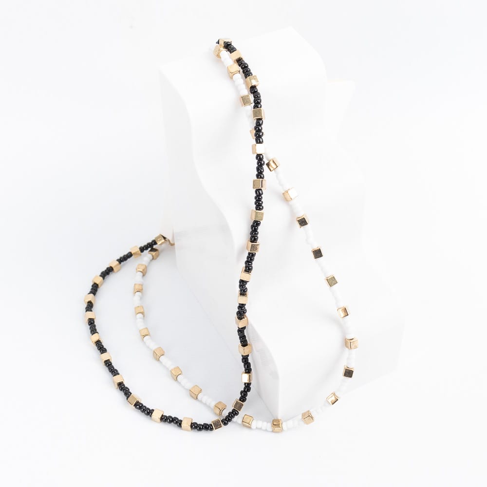 COLLAR CON PERLAS
