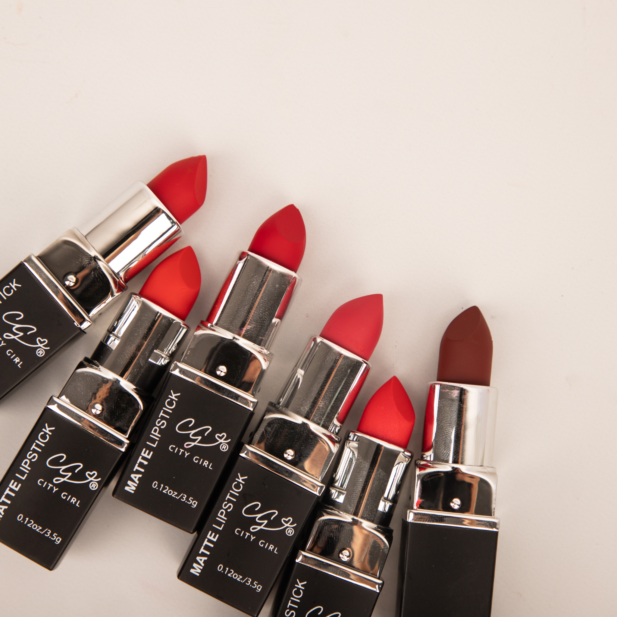 LABIAL EN BARRA MATTE