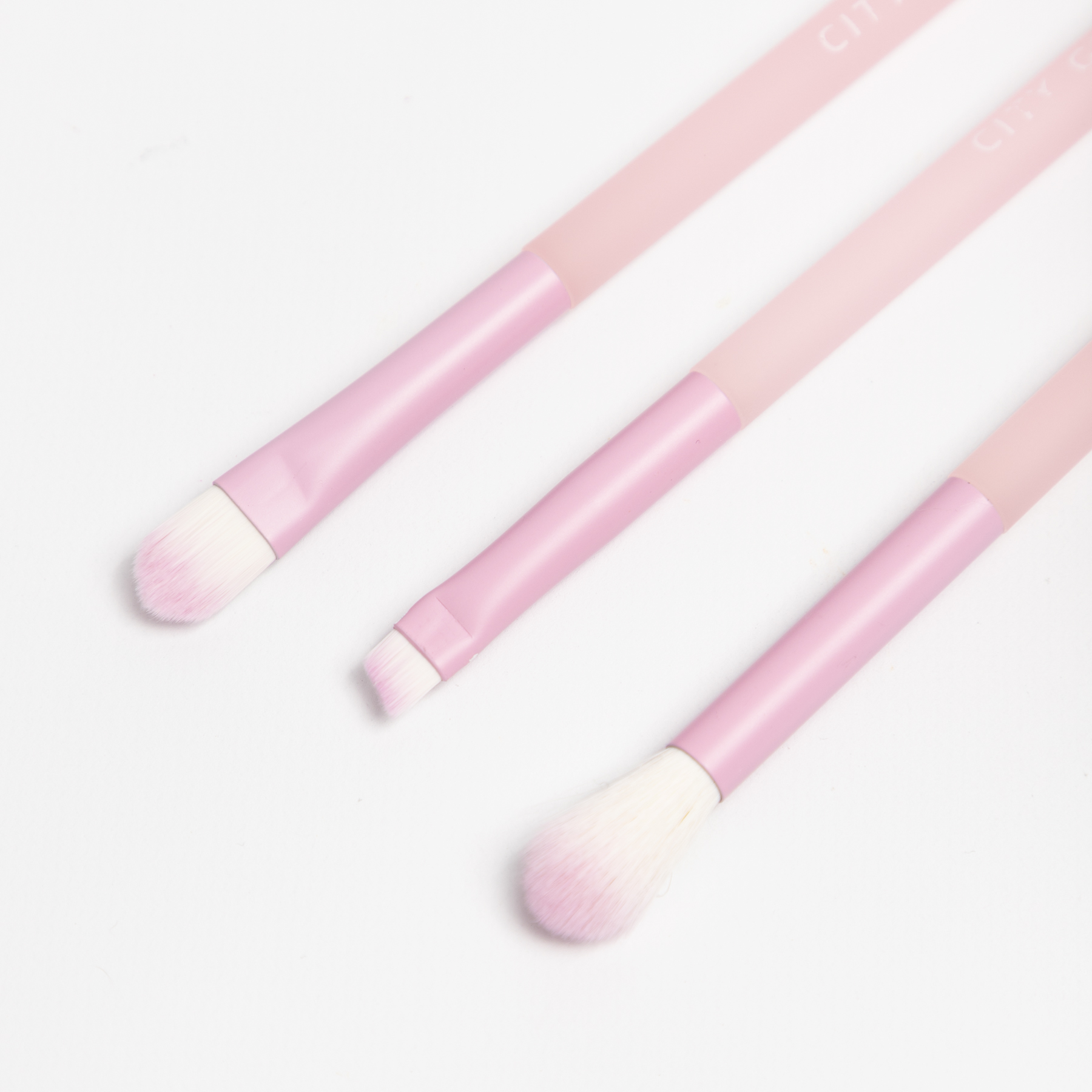 KIT DE BROCHAS PARA MAQUILLAJES 3PCS
