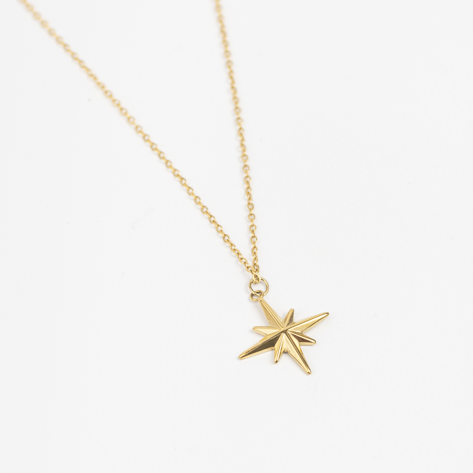 CADENA CON DIJE ESTRELLA DAVID DORADO