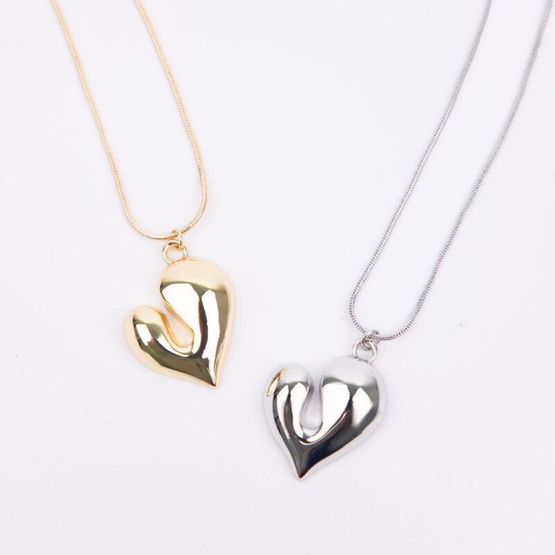 COLLAR LARGO DE CORAZON